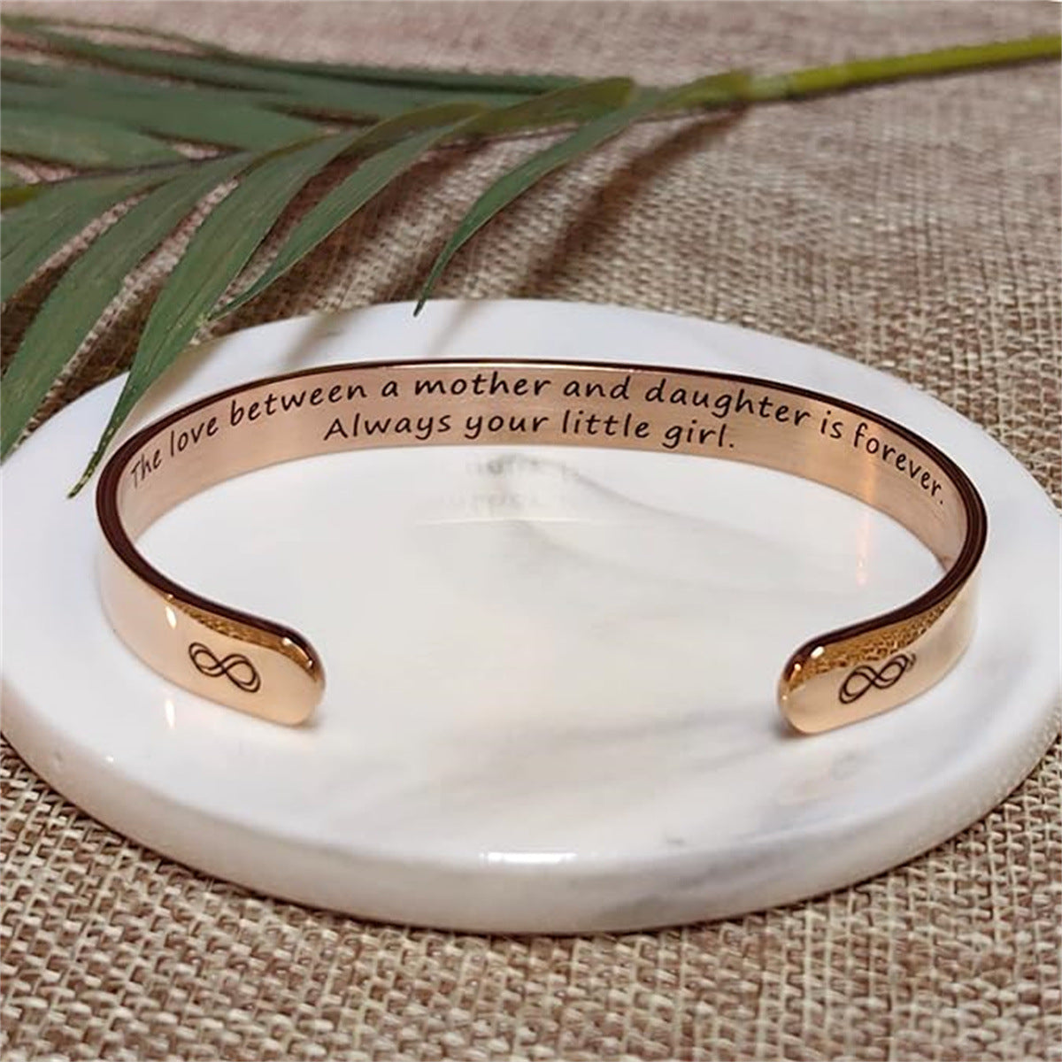 Pulsera de acero inoxidable de moda para mujer con acabado chapado, regalo ideal de Navidad, cumpleaños, Acción de Gracias para mamá