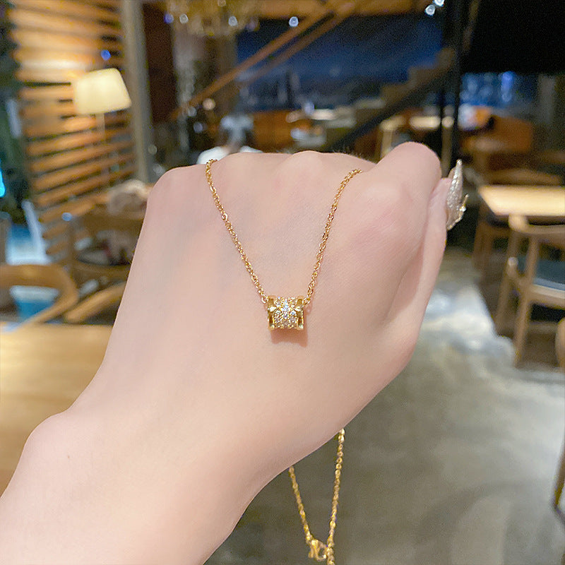 Minimalist Irregular Animal-Shaped Titanium Steel Necklace with Gold Plating for Women and Men