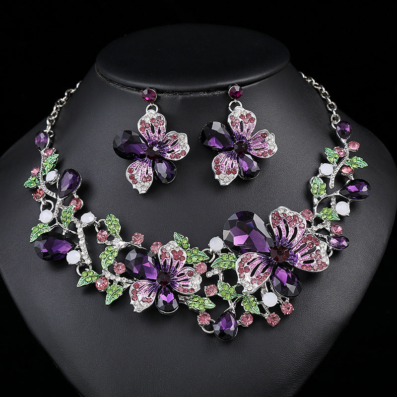 Exaggerated Vintage Leaf and Floral Alloy Necklace Set with Rhinestone Accents for Women, Plated Clavicle Chain and Matching Earrings