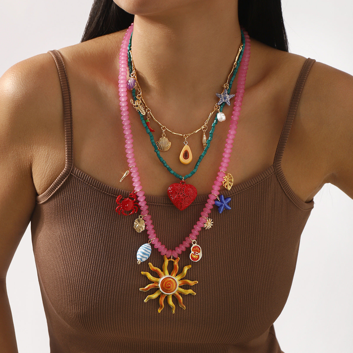 Collar de mujer estilo bohemio con cuentas en forma de corazón y estrella de mar, con esmalte y colgante de aleación en cadena estándar