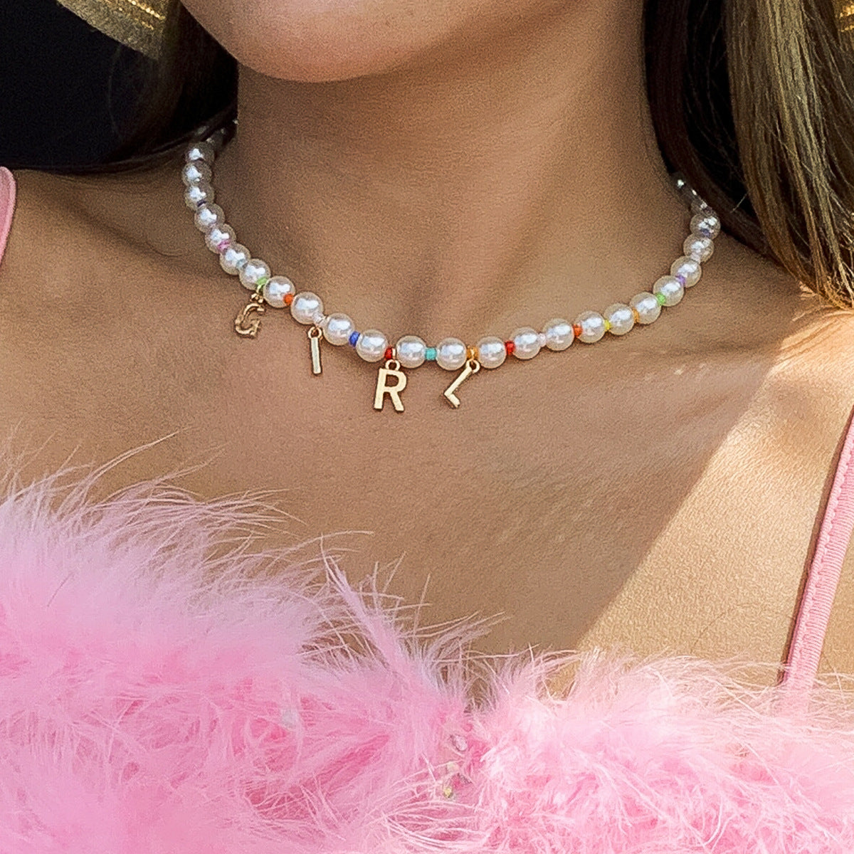 Collana Pendente con Lettera Minimalista Y2K con Finitura Smaltata in Lega per Donna