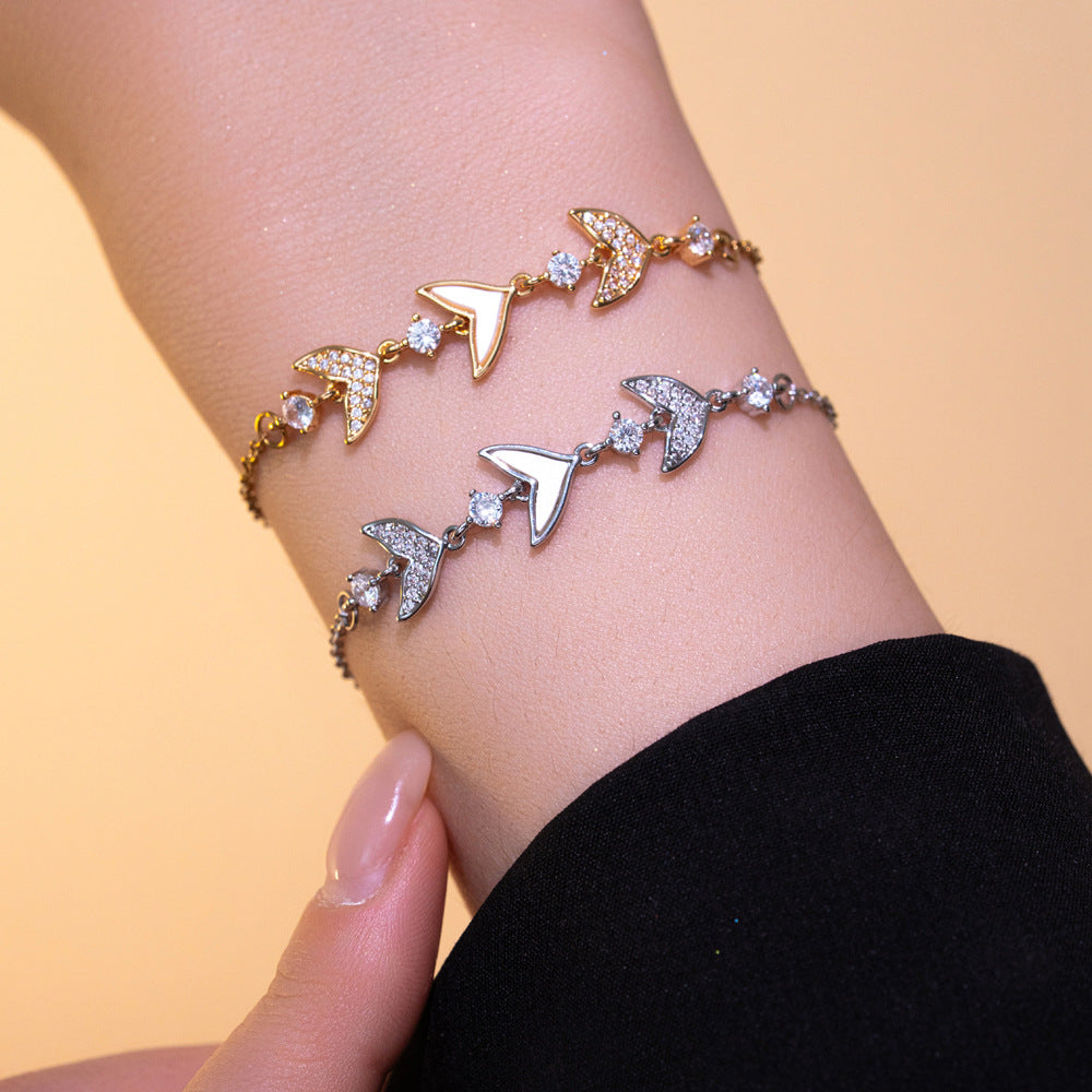 Elegante Pulsera Ajustable de Concha y Cola de Sirena para Mujer con Zirconia Microengarzada en Acero de Titanio con Chapado al Vacío Hipoalergénico