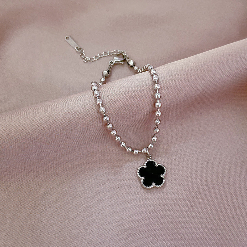 Pulsera de mano ondulada con cuentas de trébol para mujer de acero titanio chapado en oro vintage minimalista