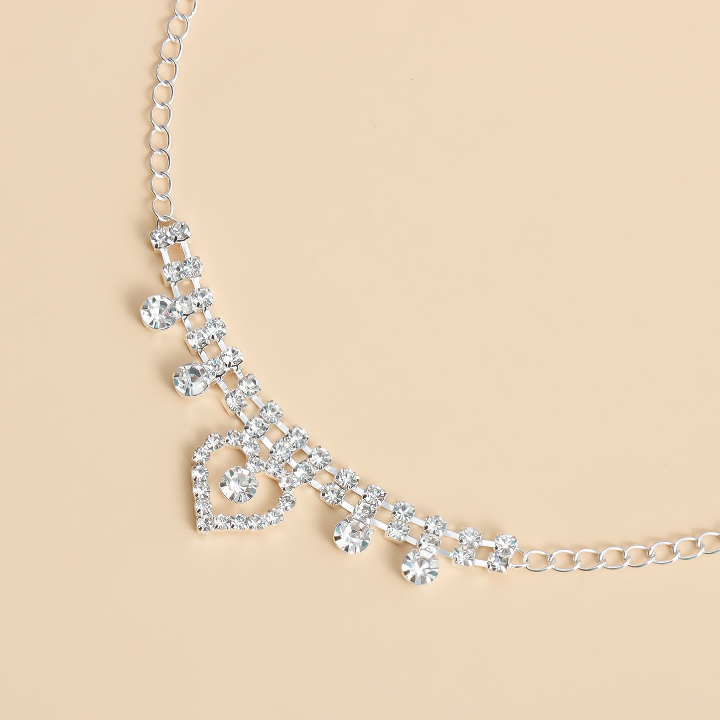 Cadena elástica de moda para piernas con forma de corazón para mujeres con detalles de diamantes de imitación y diseño geométrico