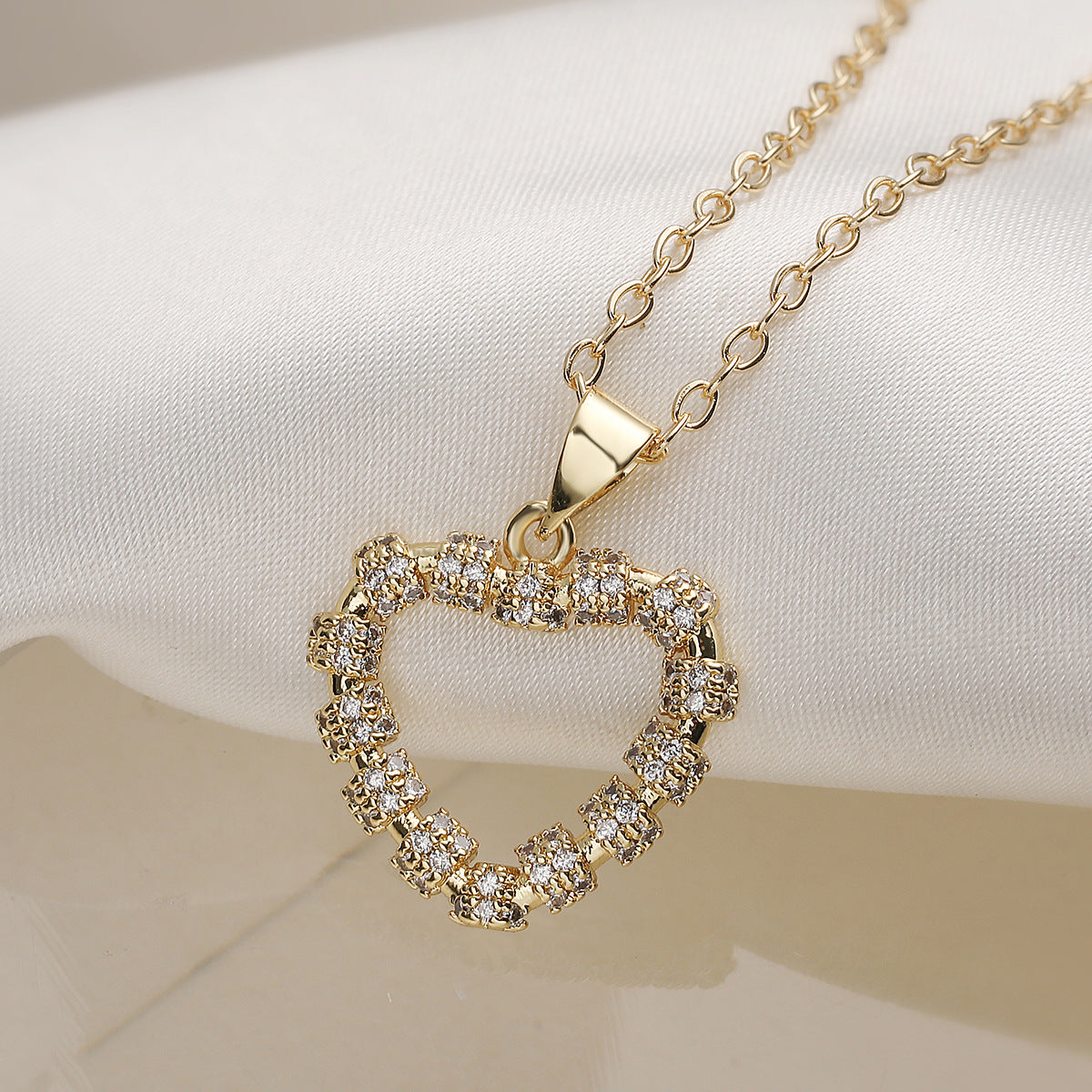 Minimalist Geometric Heart Brass Pendant Necklace for Women