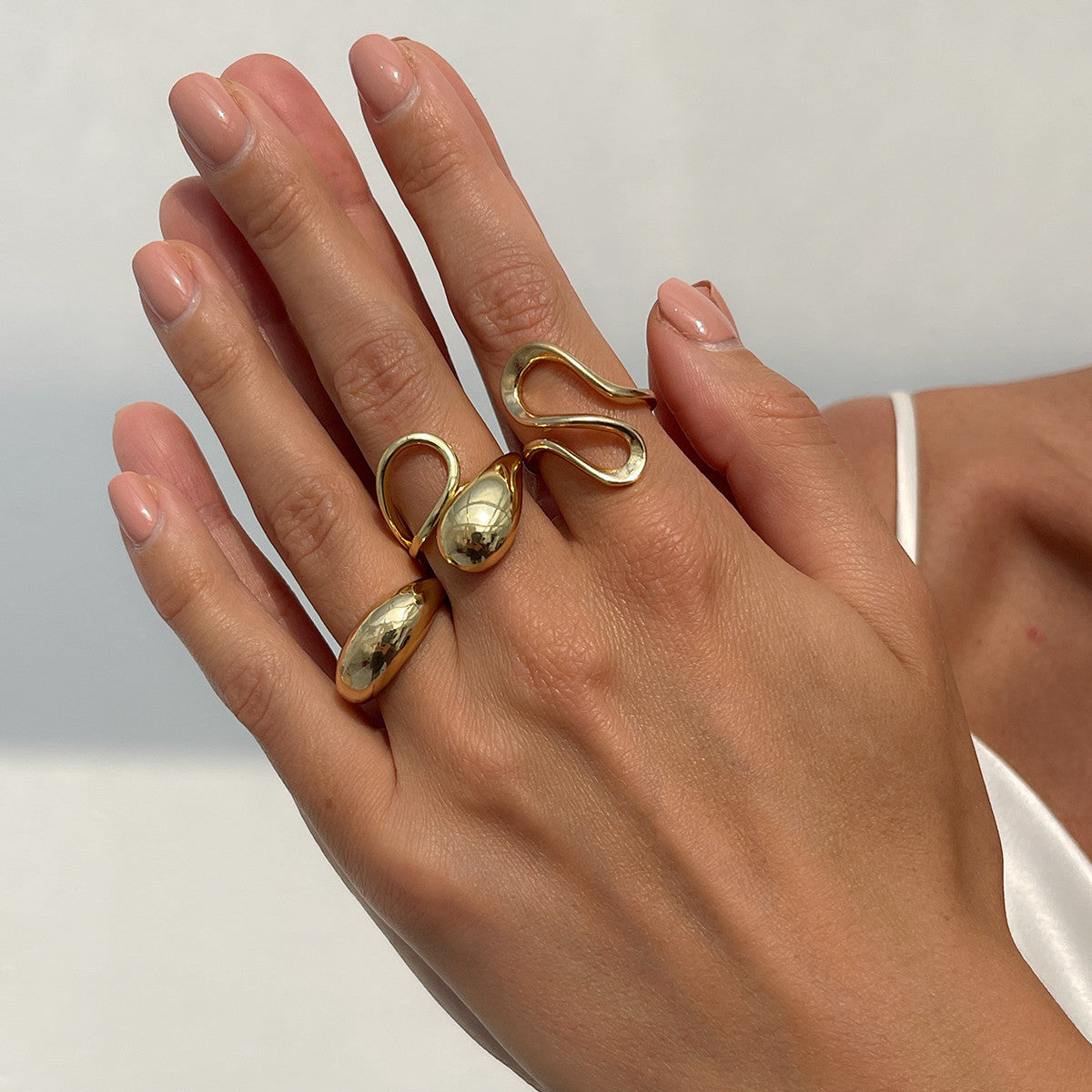 Minimalist Geometric Hollow Liquid-Design Alloy Ring Set with Polished Finish for Women