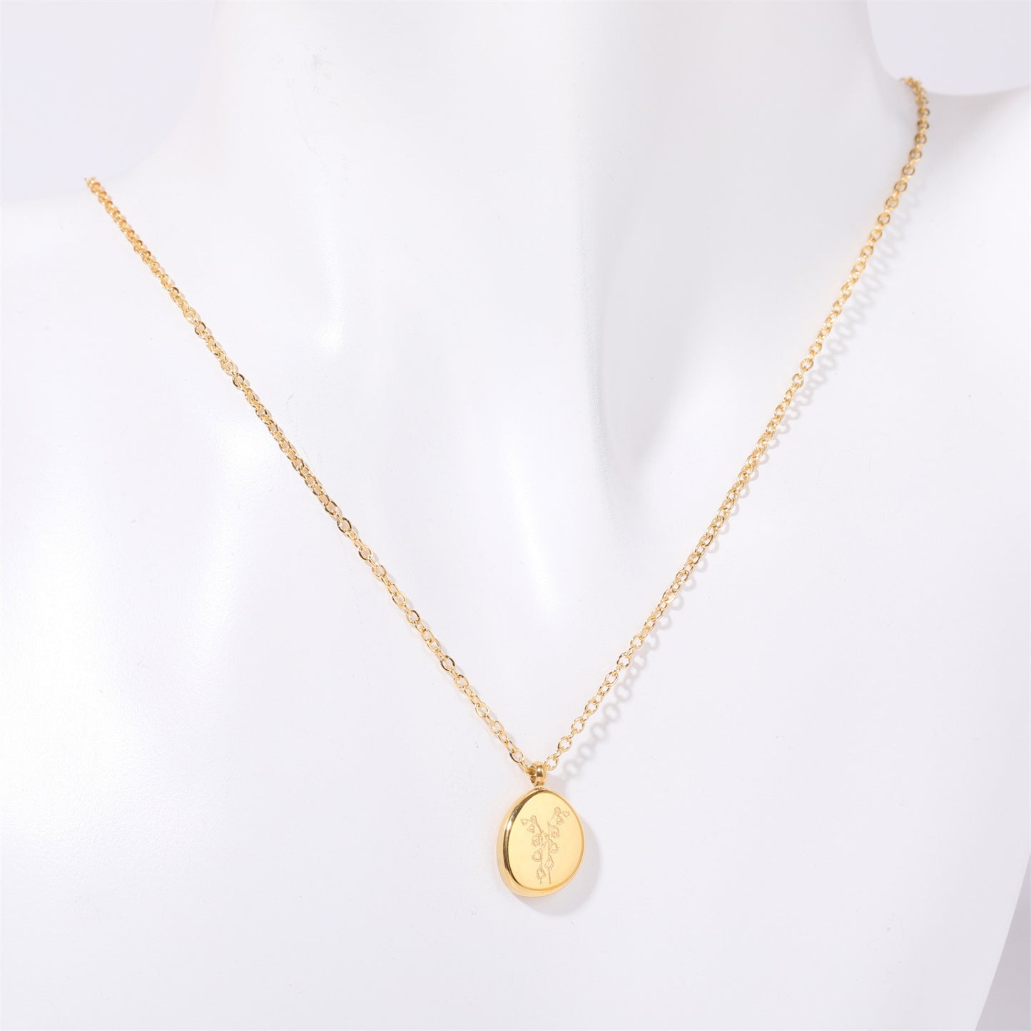 Geometric Oval Pendant Necklace in Titanium Steel with 18K Gold Plating for Women and Men