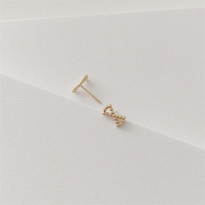 Orecchini a perno minimalistici a fiocco in argento sterling 925 con finitura placcata da donna