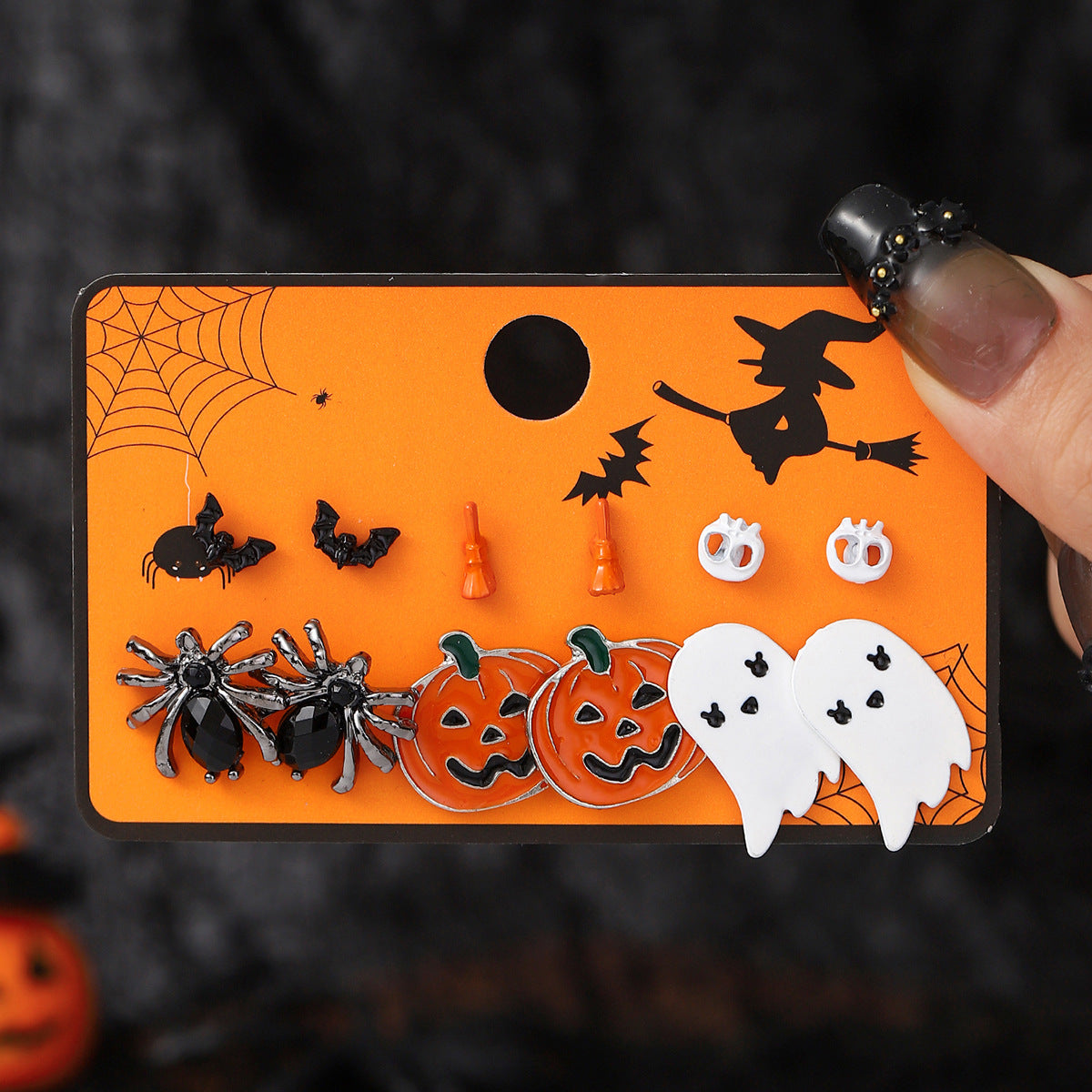 Juego de pendientes de tuerca de calabaza, fantasma y murciélago de Halloween estilo caricatura oscura en aleación con postes de acero inoxidable