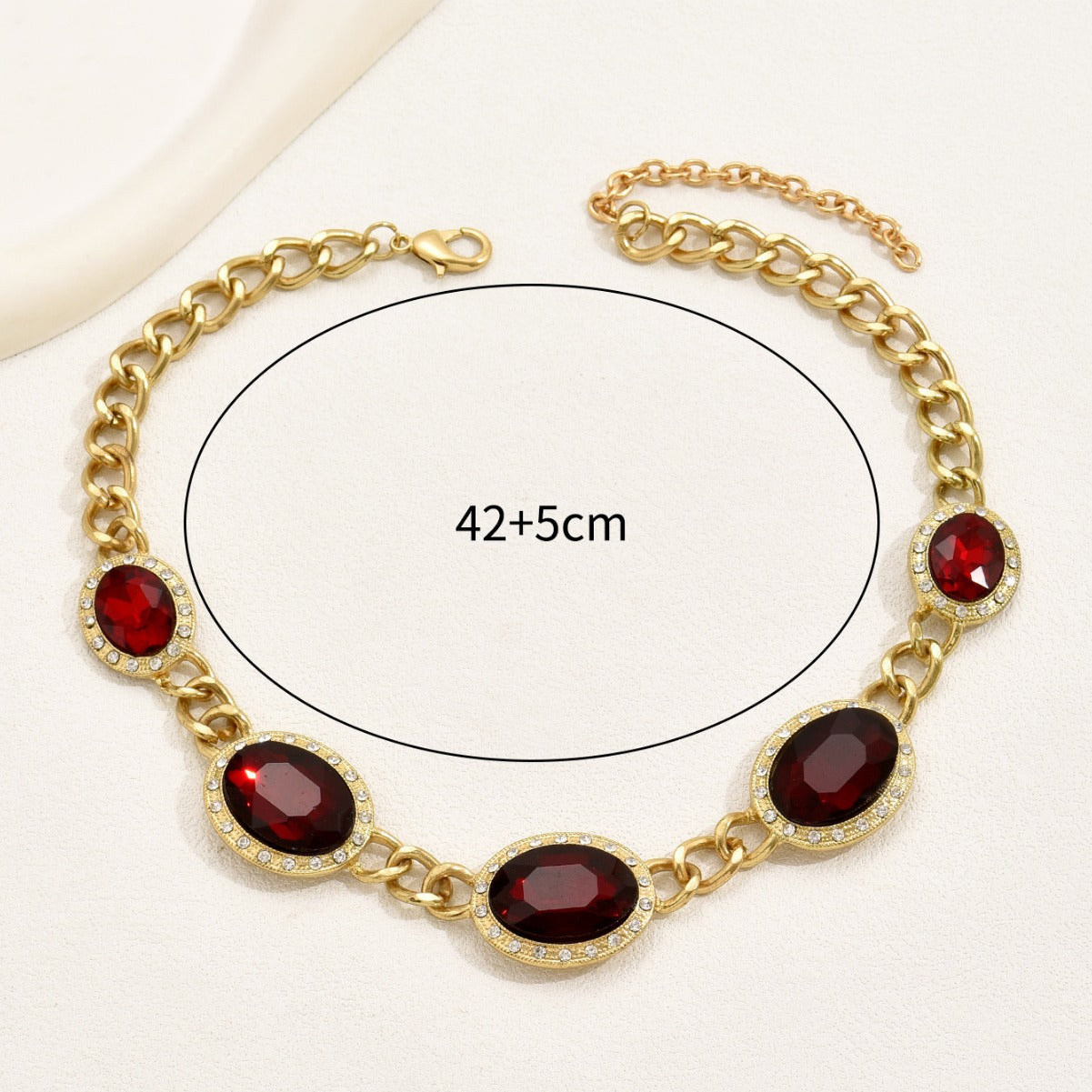 Collana con Ciondolo Esagonale a U a Rombo in Stile Geometrico da Donna Realizzata in Lega con Intarsio di Strass