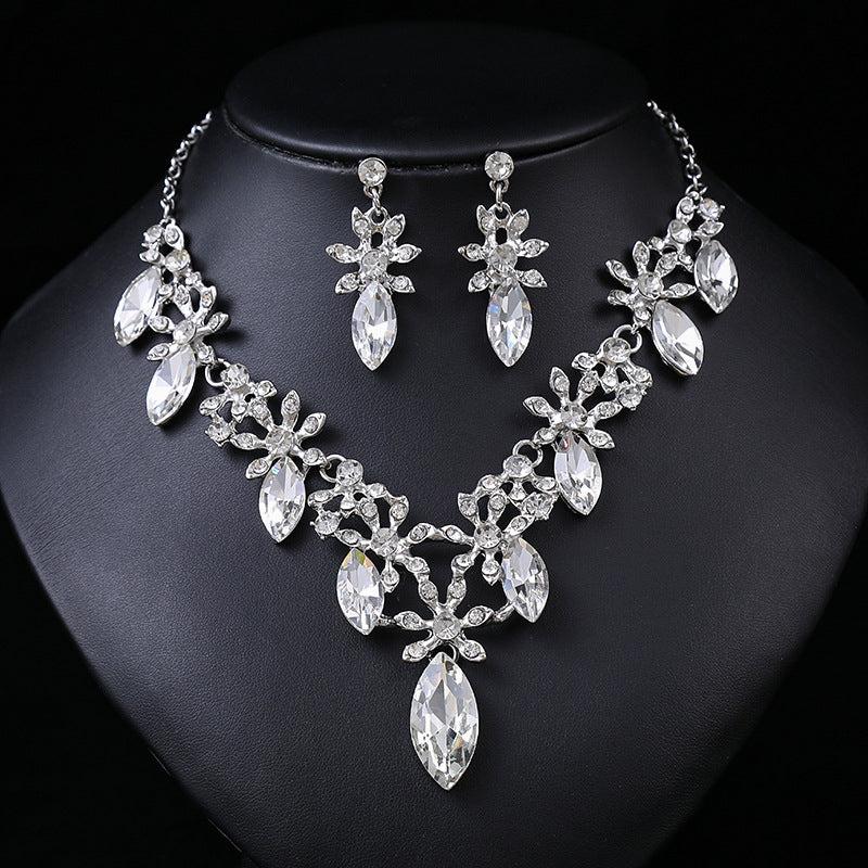 Exaggerated Vintage Women's Alloy Pendant Necklace Set with Rhinestone Accents Tulip Daisy Cactus Leaf and Lotus Flower Motifs on Standard Chain for Formal Occasions