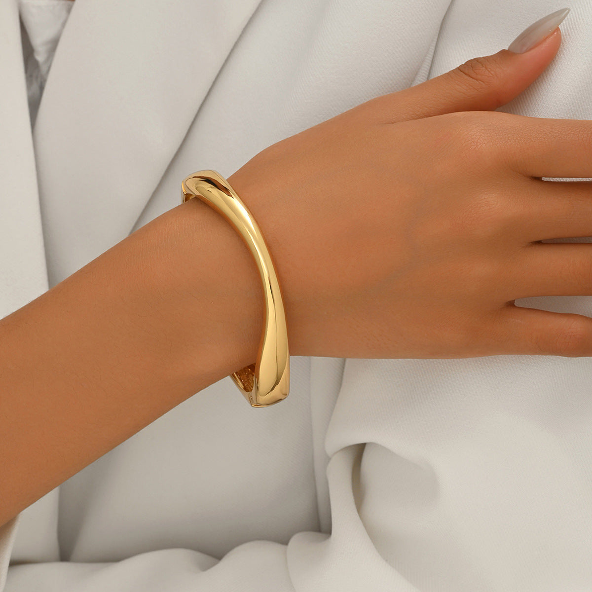 Bracciale da donna Geometrico Fashion-Commuter in lega placcata oro 18K Design leggero e lussuoso