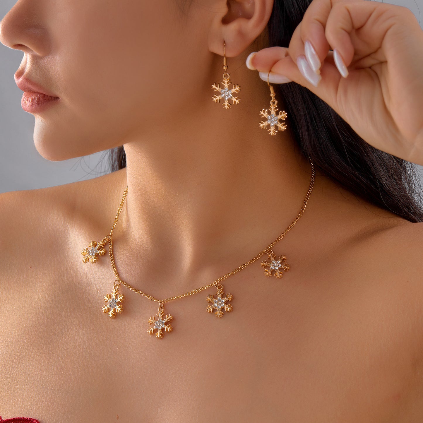 Christmas-Themed Snowflake Pendant Necklace and Earrings Set for Women Alloy with Enamel Finish and Rhinestone Inlay