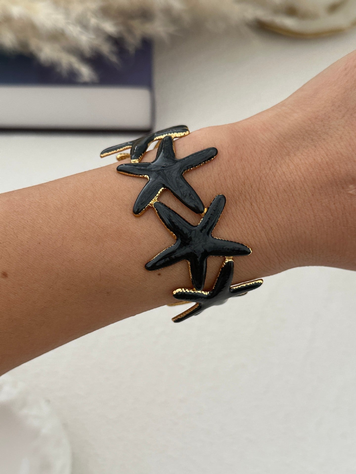 Elegant Gold Plated Starfish Pattern Stainless Steel Open Cuff Bracelet