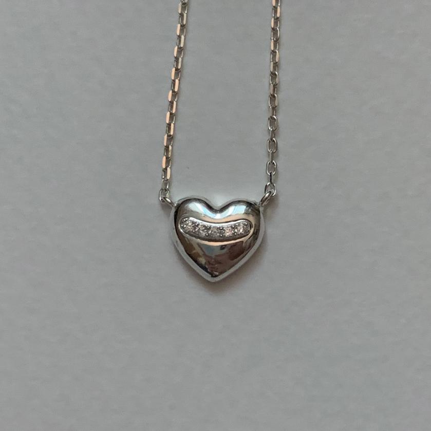 Collana Minimalista a Cuore in Argento Sterling 925 con Accenti in Zirconia su Catena a Croce