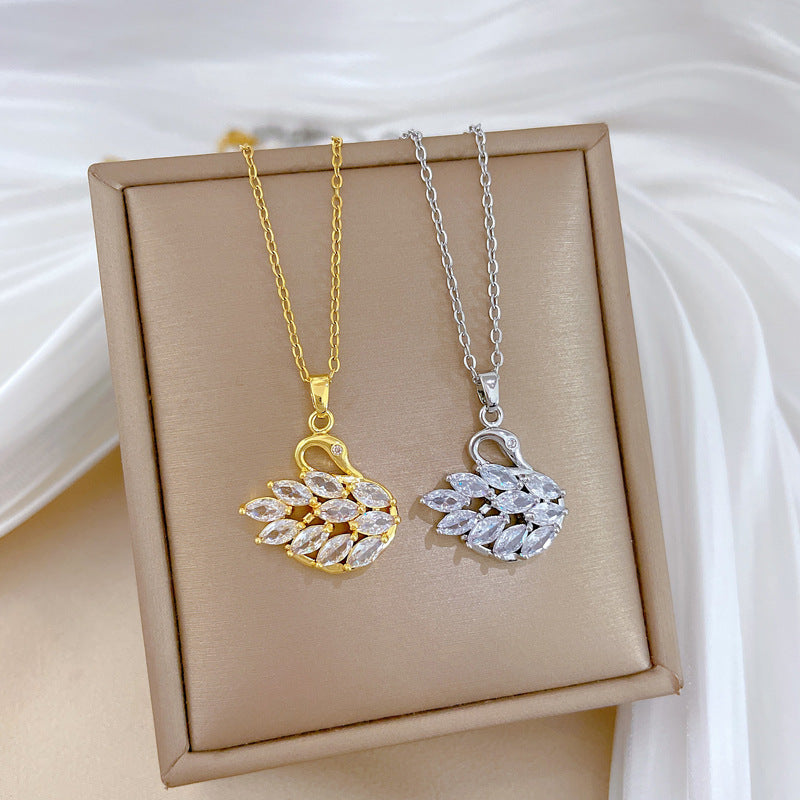 Collana da Donna Minimalista con Cigno in Acciaio Inossidabile con Forma Geometrica e Motivo Luna