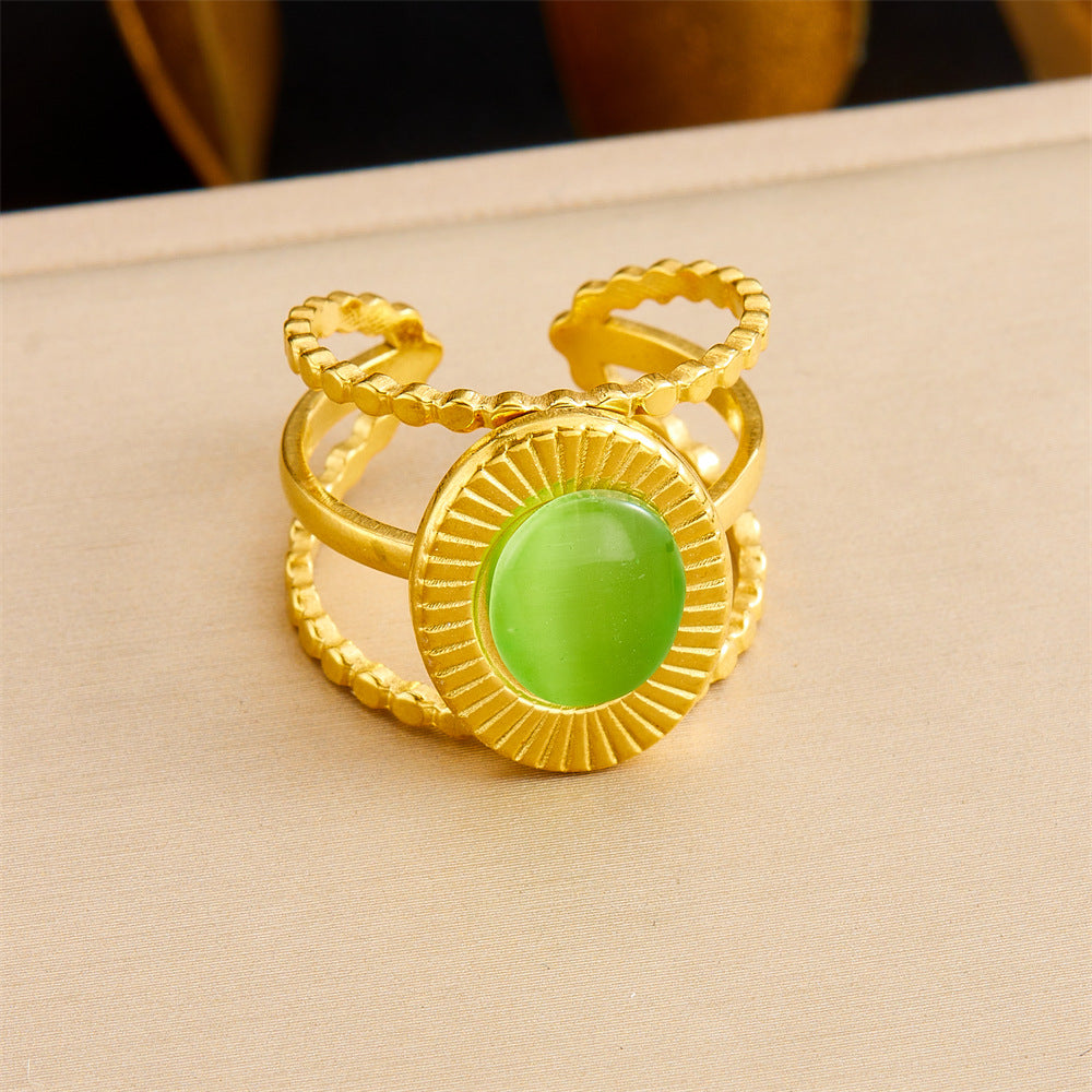 Anillo de acero inoxidable geométrico de estilo vintage con baño de oro de 18 quilates y detalle de corazón asimétrico para mujer