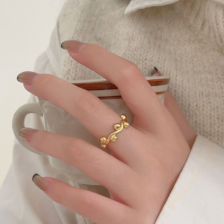 Sweet Minimalist Heart-Shaped 925 Sterling Silver Ring with Beveled Square Beads for Women