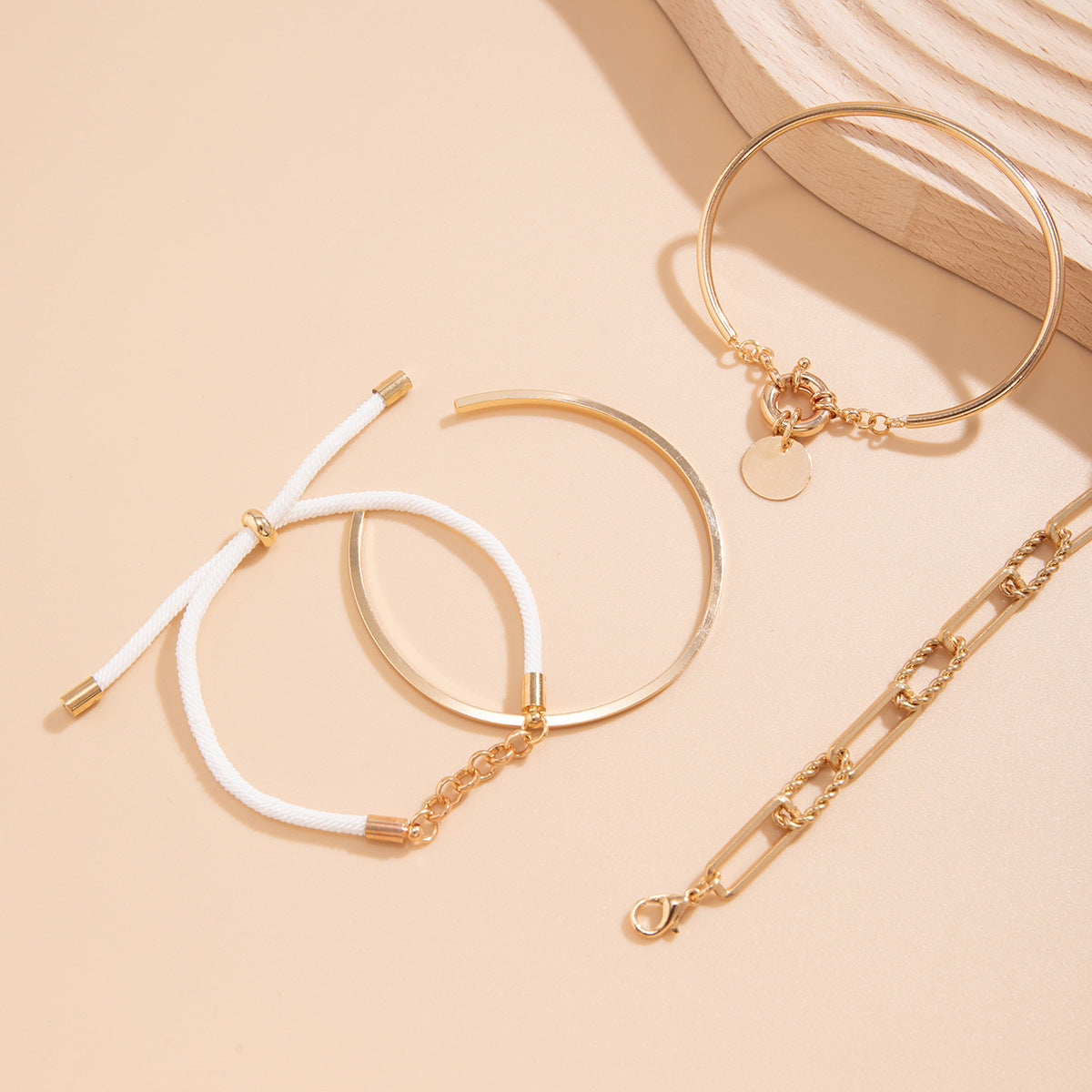 Geometric Heart-Shaped Alloy Bracelet with Rhinestone Inlay for Women, Hip-Hop Style Stackable Chain Bracelet