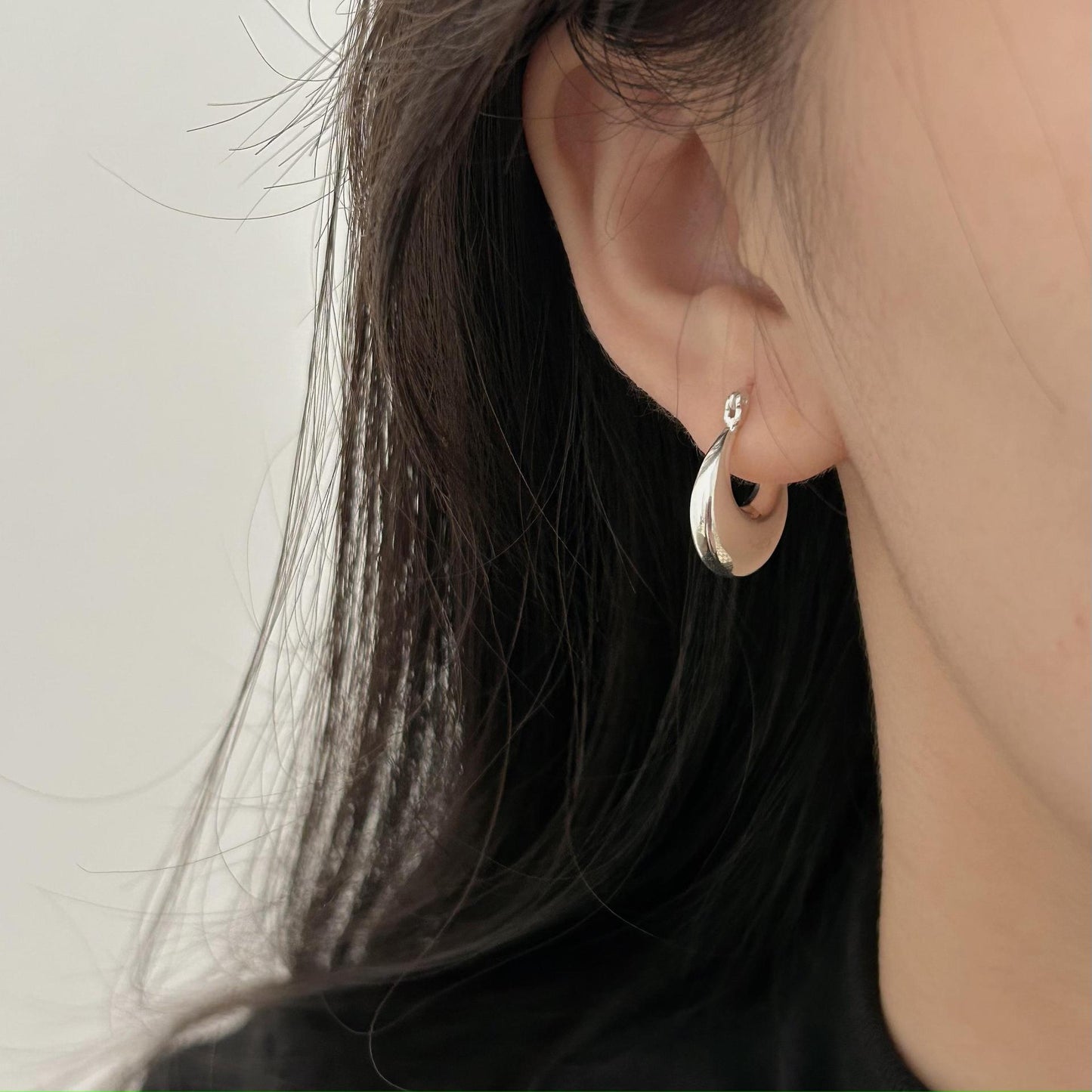 Pendientes de aro geométricos minimalistas en forma de U bañados en plata de ley 925 para mujer