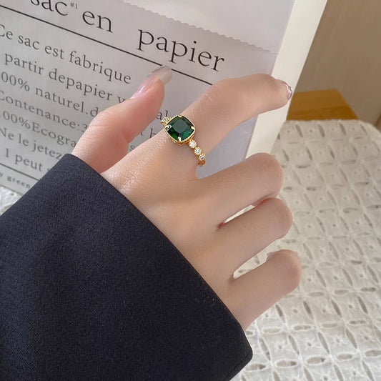 Anello minimalista a forma di lettera in rame con finitura placcata per donne e uomini