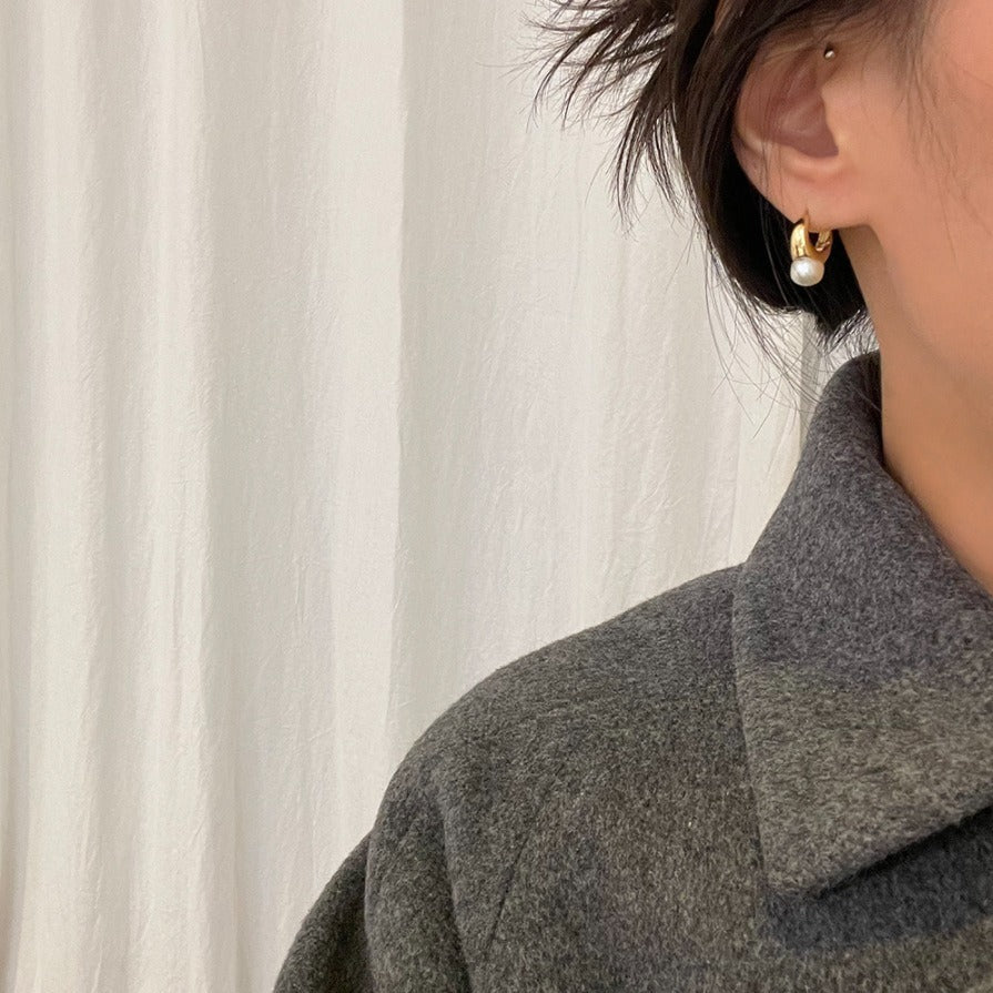 Orecchini a Cerchio Minimalisti da Donna Placcati Oro in Argento Sterling 925 con Perle d'Acqua Dolce Rotonde Geometriche