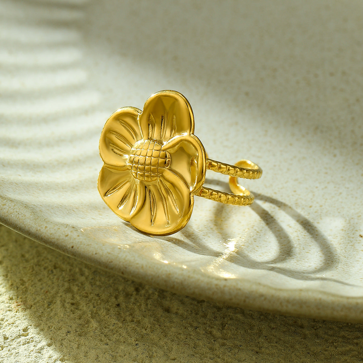 Minimalist Floral-Shaped Titanium Steel Ring with 18K Gold Plating for Women