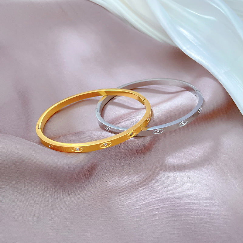 Bracciale Minimalista Vintage in Acciaio al Titanio con Accenti di Zirconi Marchesi