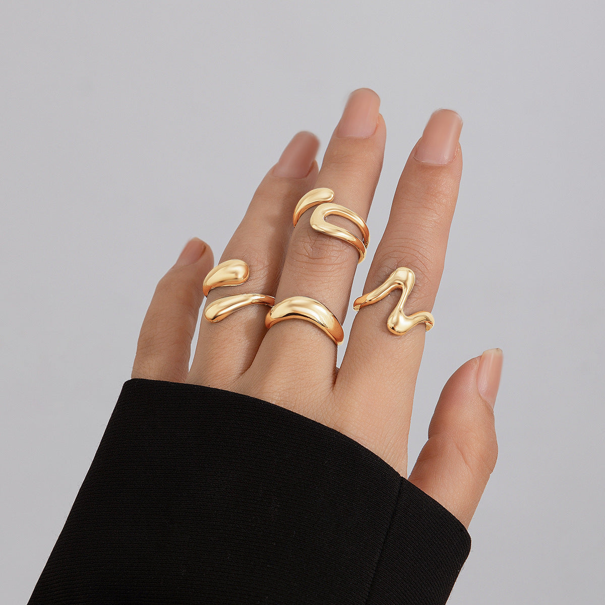 Minimalist Geometric Open Ring for Women in Zinc Alloy with Plated Finish and Curved Linear Design