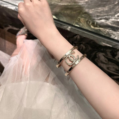 Set Anello e Bracciale in Ottone Placcato Oro Dolce Lusso con Lettera C per Donna