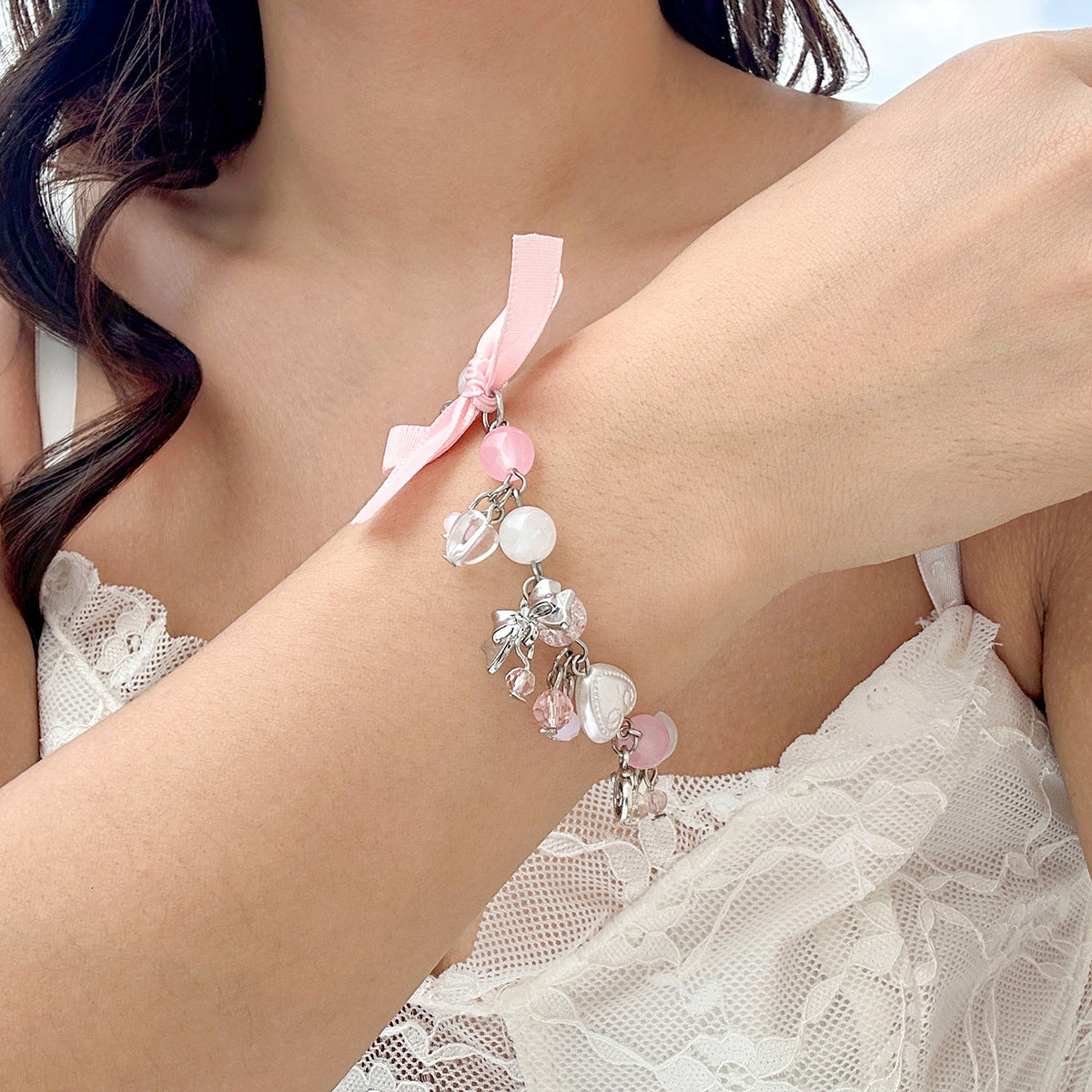 Braccialetto a forma di cuore, dolce e grintoso, in lega con fiocco di strass, nappa e stelle per donna
