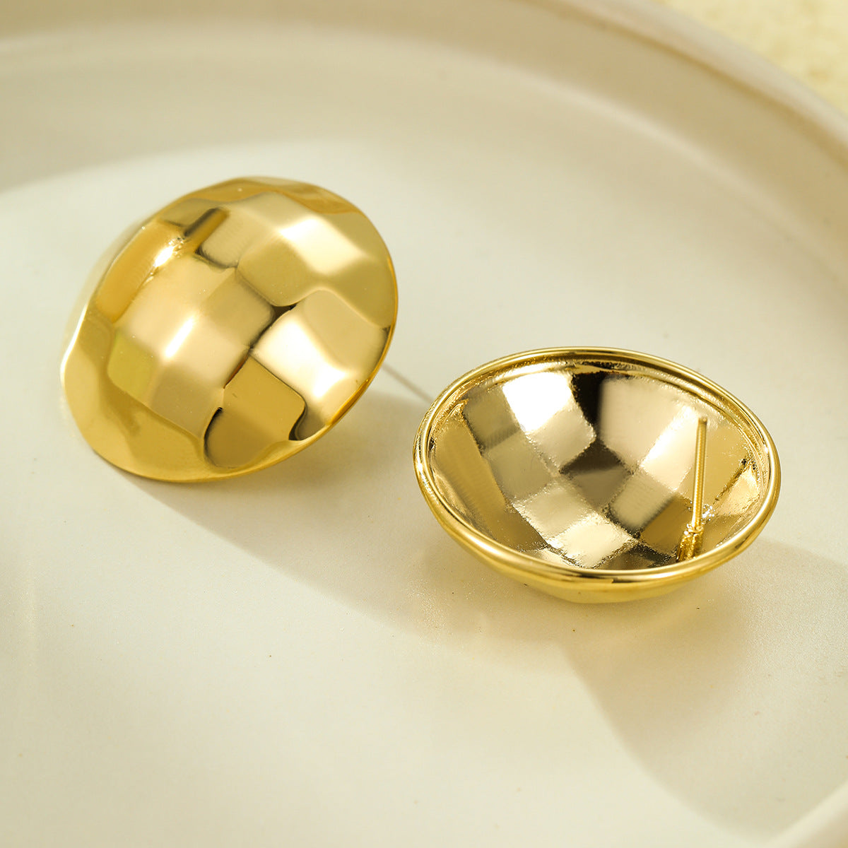 Pendientes de botón redondos geométricos pulidos de acero inoxidable minimalistas para mujer