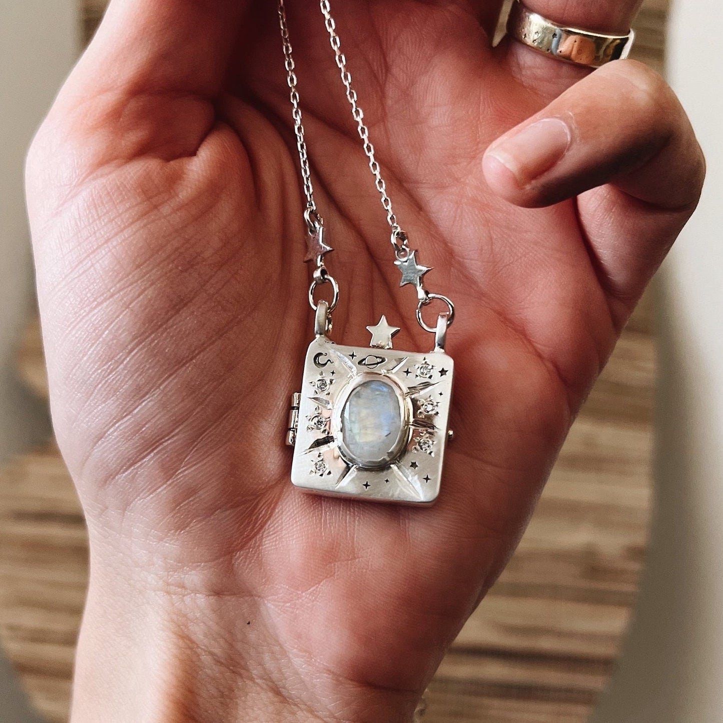 Natural Minimalist Heart and Floral Album Pendant Necklace with 18K Gold Plated Copper, Square Snap-Open Locket on Twisted Chain