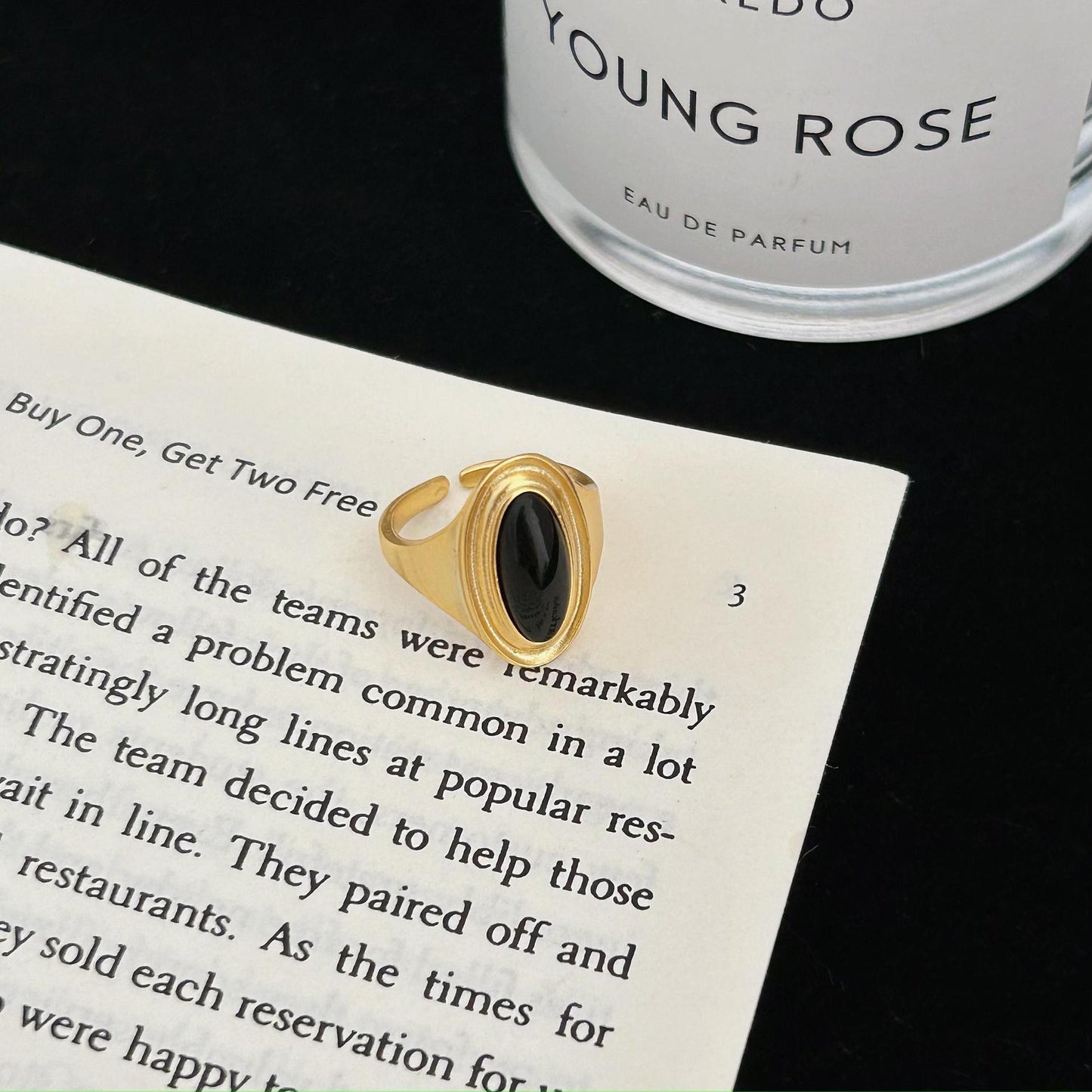 Anillo minimalista de plata de ley 925 con forma de corazón e incrustaciones de ónix negro para mujer