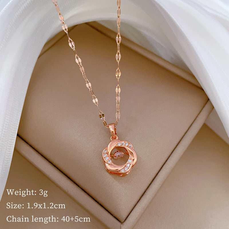 Collana pendente a luna geometrica da donna in acciaio inossidabile di lusso con intarsio di strass e catena regolabile in acciaio inossidabile
