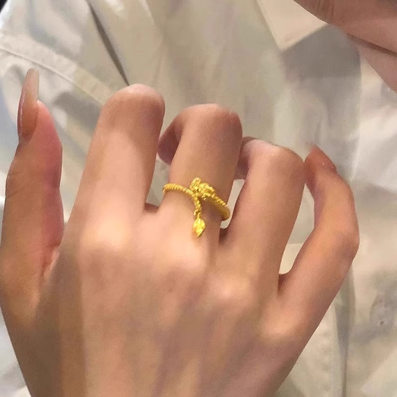 Original Design Letter-Style Gold-Plated Copper Ring for Women with Open Band and Sophisticated Aesthetic