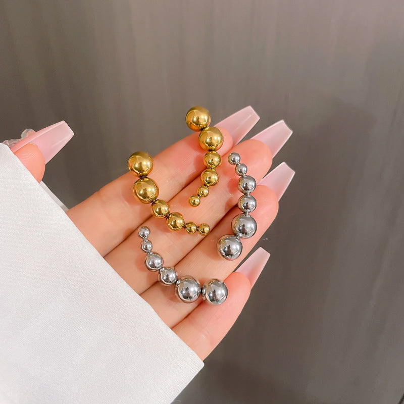Orecchini a perno con perline tonde minimaliste in acciaio al titanio da donna, gioielli per l'orecchio geometrici galvanizzati per eventi formali e uso quotidiano
