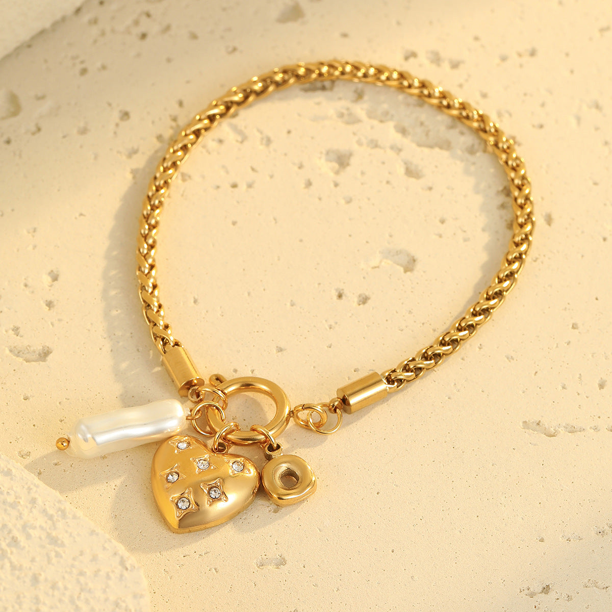 Elegante collar de acero inoxidable chapado en forma de corazón para mujer con diseño geométrico minimalista