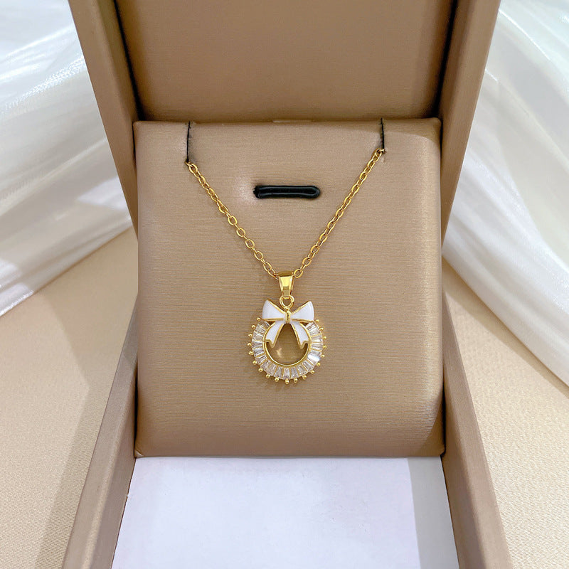 Conjunto de collar y pendientes geométricos de mariposa de acero titanio de lujo para mujer