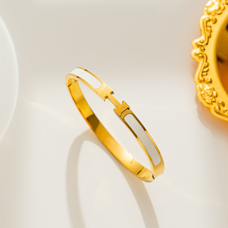 Minimalist Letter H Bracelet for Women Made of Titanium Steel with Electroplated Finish Hypoallergenic and Tarnish-Resistant