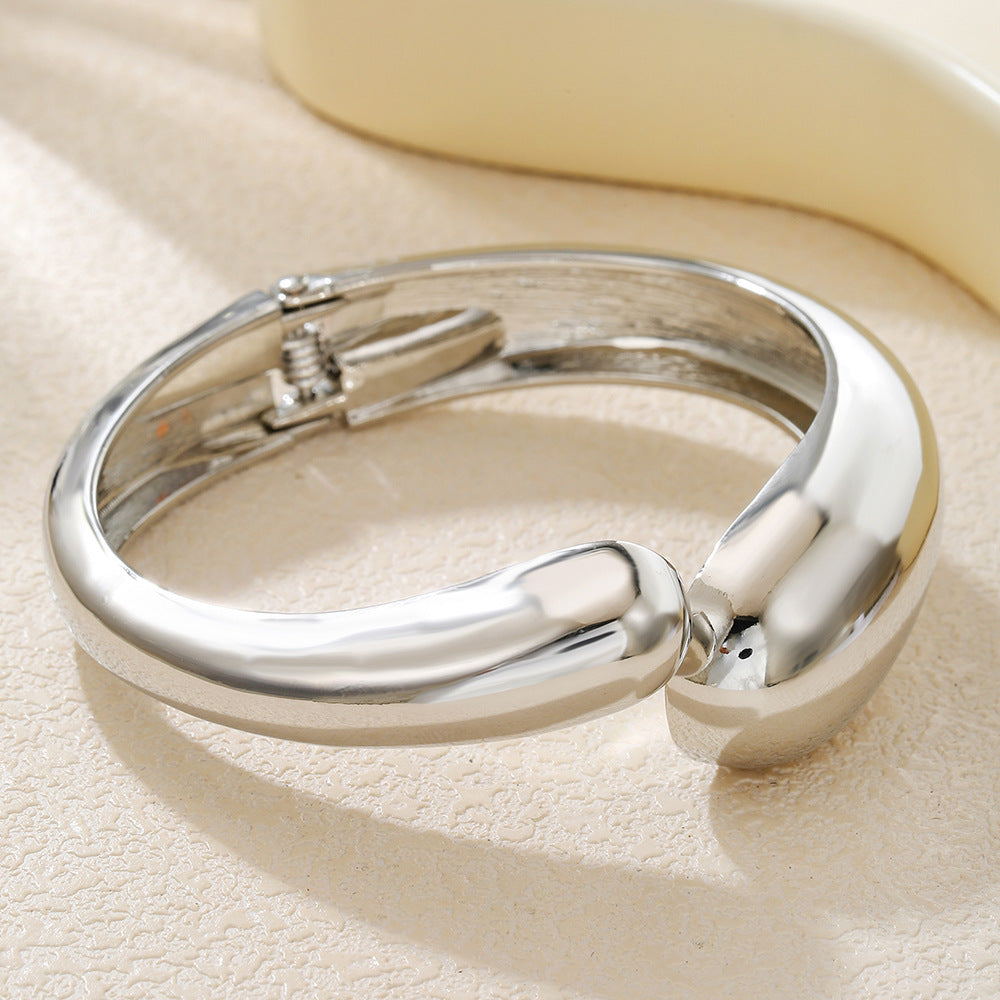 Exaggerated Geometric Teardrop Plated Alloy Bangle