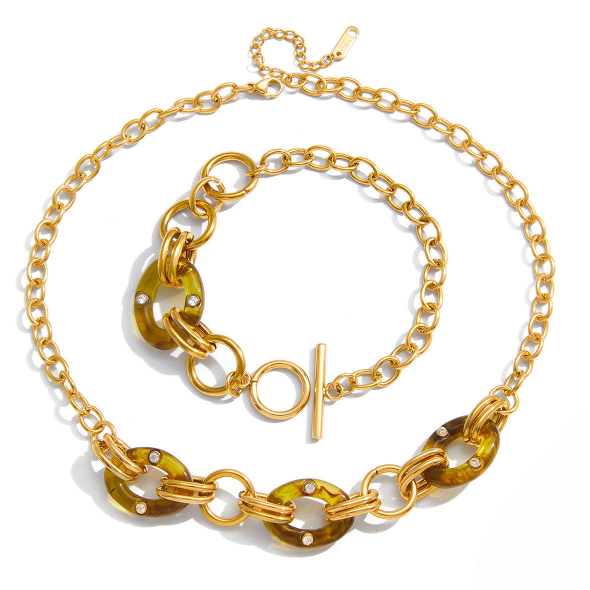 Collana ovale minimalista in acciaio al titanio placcato per donna, catena leggera per clavicola