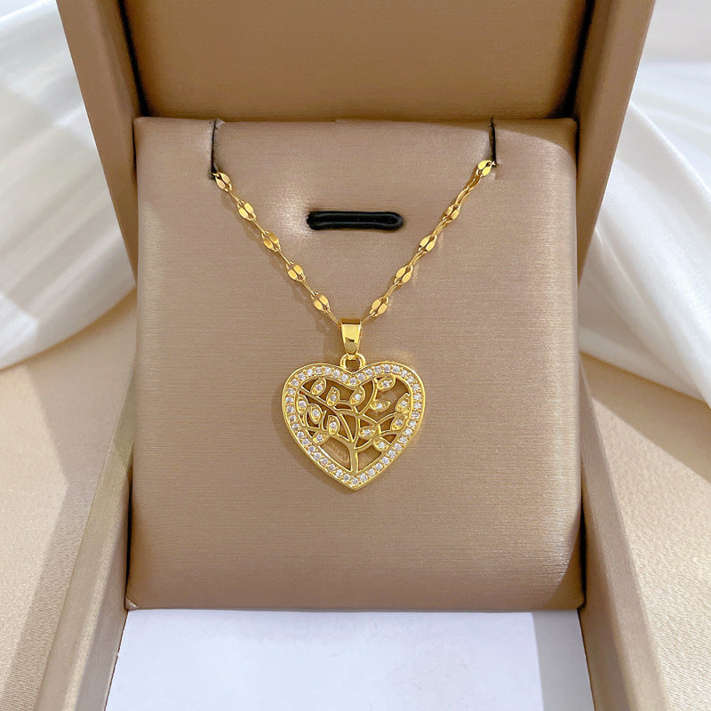 Collana in Acciaio al Titanio con Intarsi in Strass Geometrici a Cuore Dolce Minimalista di Lusso da Donna