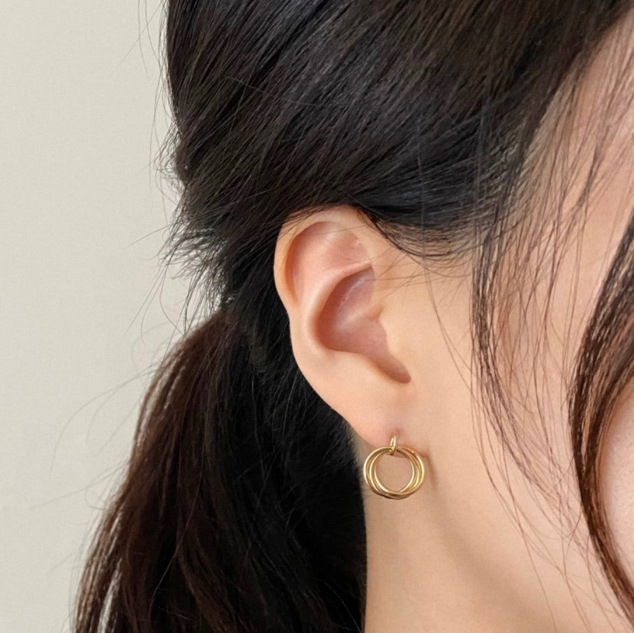 Pendientes de aro minimalistas de plata de ley 925 con forma de estrella y diseño de triple anillo hechos a mano para mujer