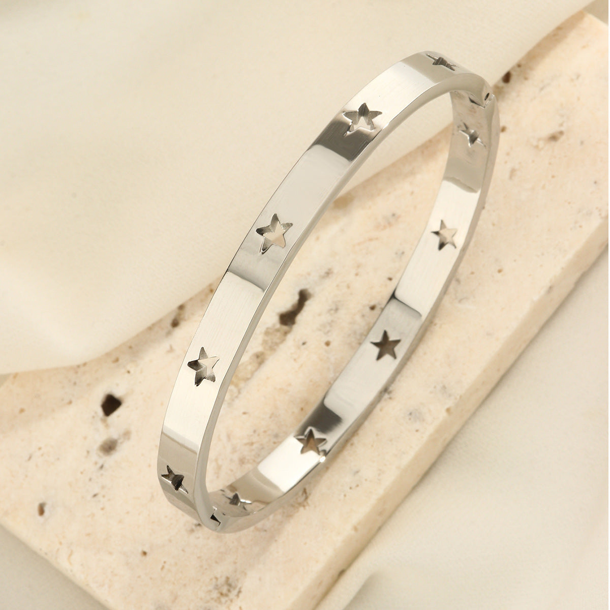 Elegant 18K Gold Plated Geometric Round Titanium Steel Bracelet
