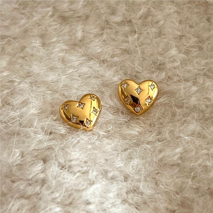 Orecchini a perno da donna a forma di cuore minimalistici in argento sterling 925 con zirconi e placcatura