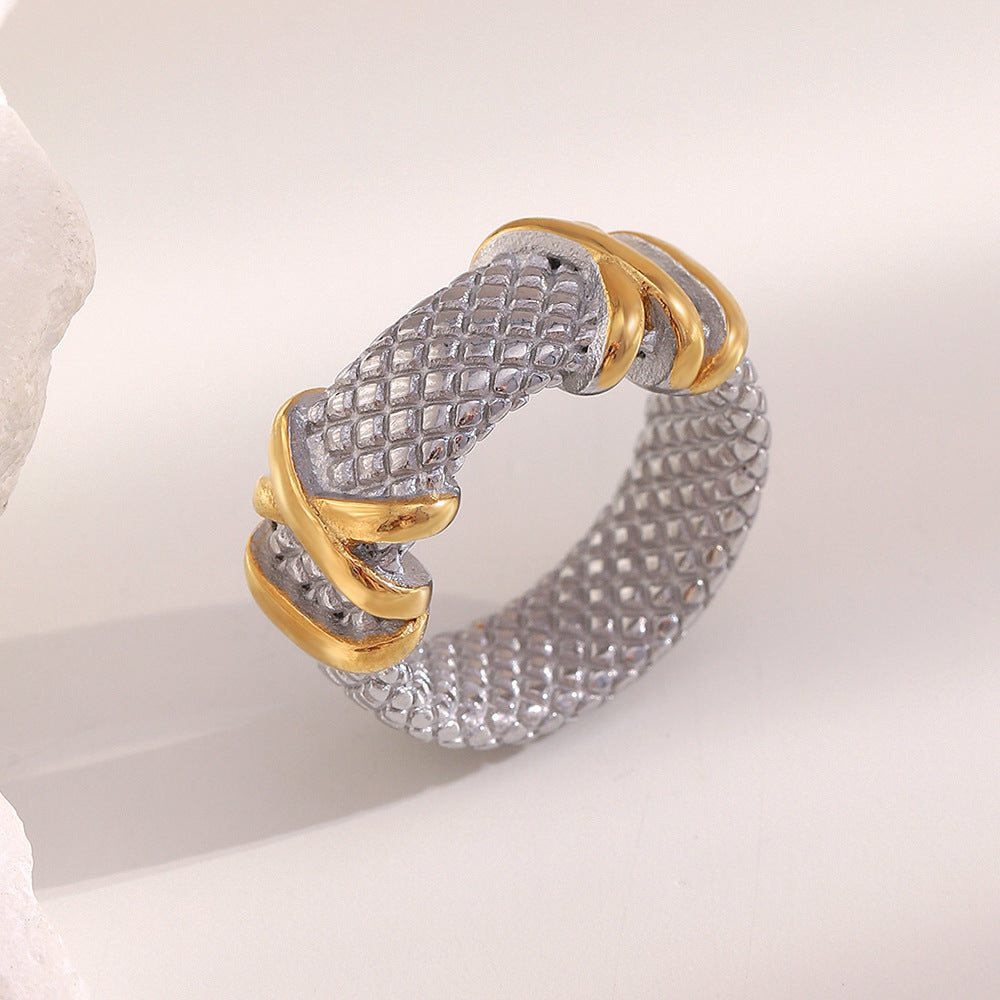 Minimalist Geometric Stainless Steel Ring with 18K Gold Plating and Scale Texture Design for Women
