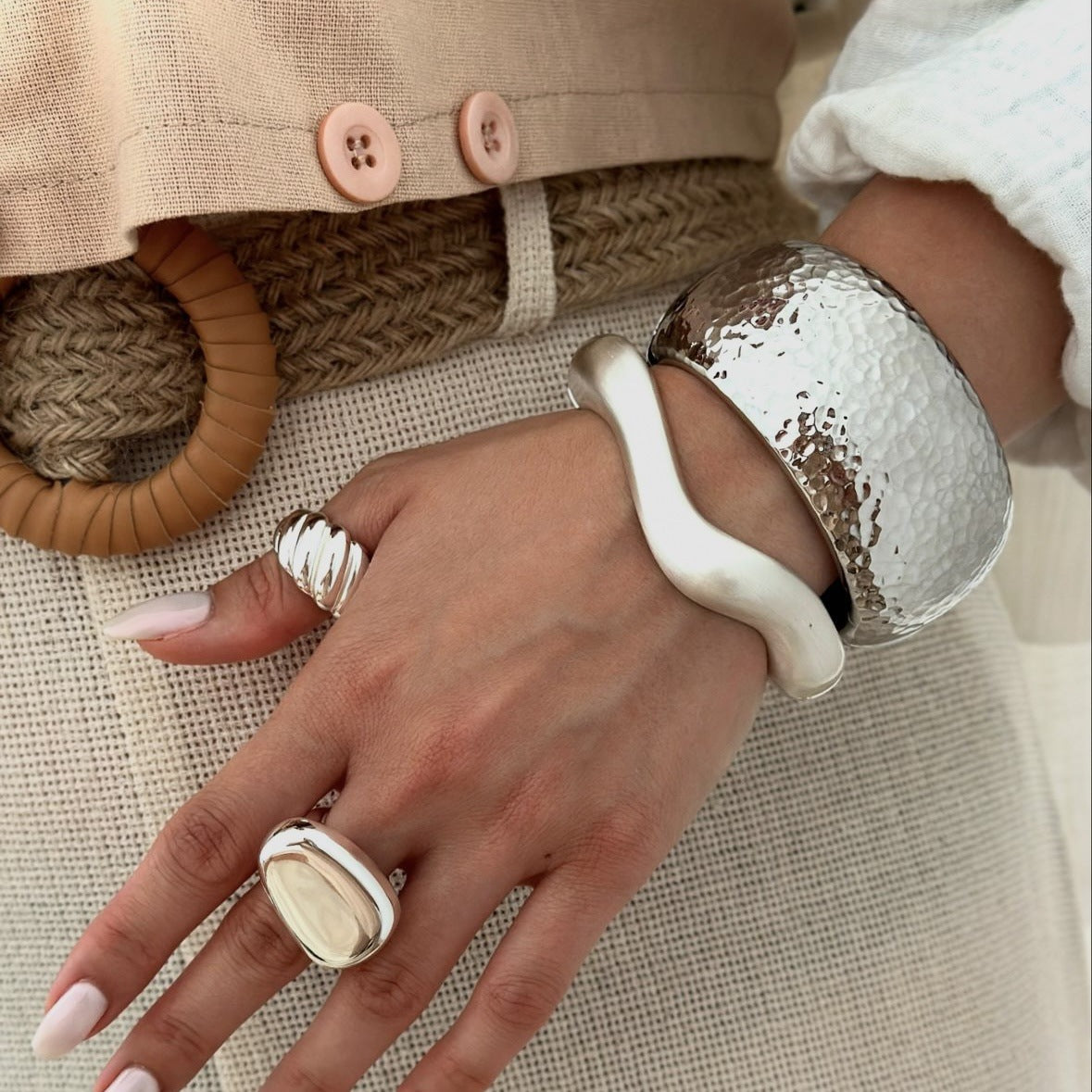 Luxury Casual Solid Color Plated Alloy Bracelet