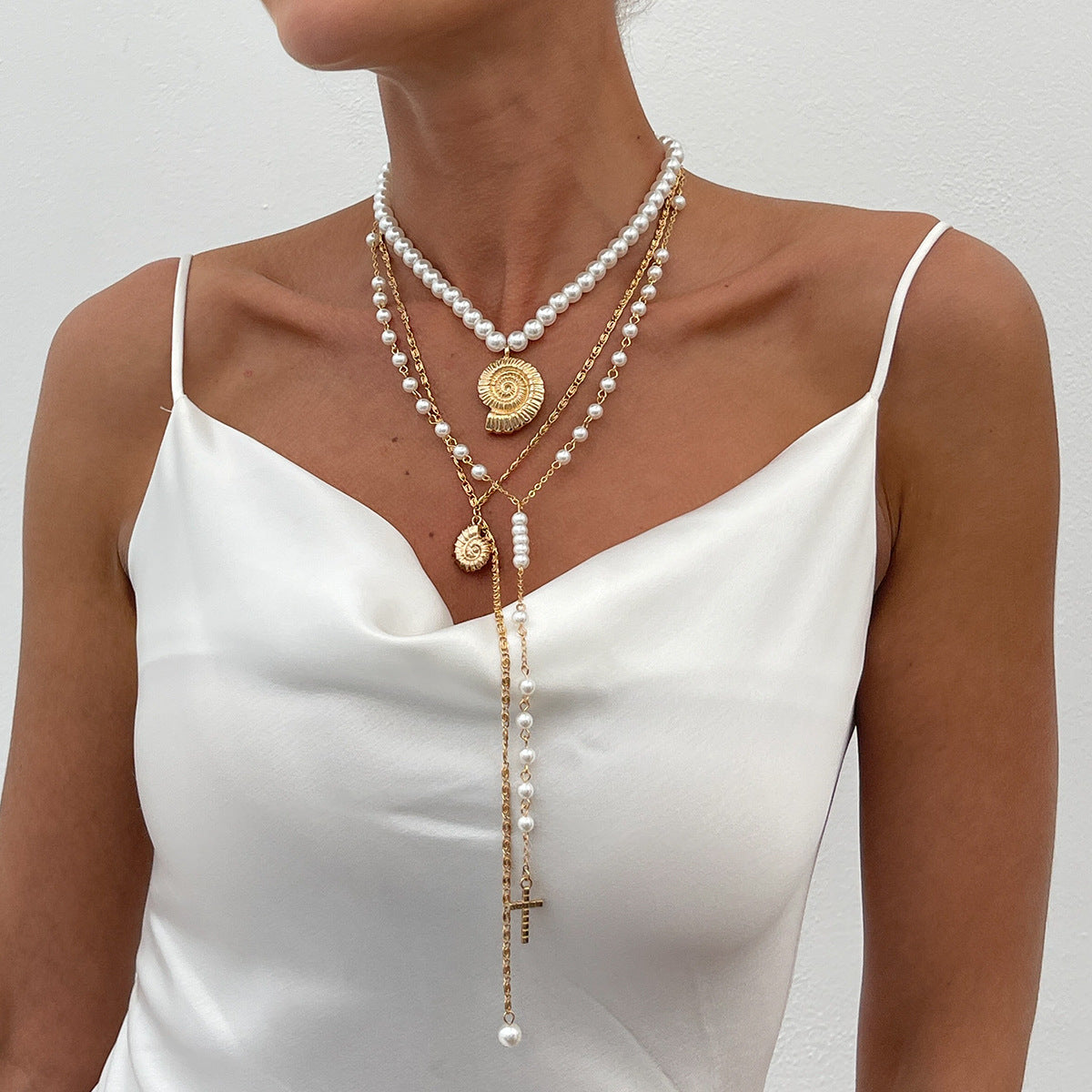 Collar con colgante de cruz minimalista de concha y cadena en forma de Y con perlas para mujer