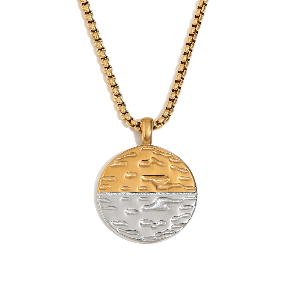 Fashionable Geometric Stainless Steel Necklace with 18K Gold Plated Dual-Tone Round Disc Pendant Featuring Concave Dots and Square Pearl Accent for Women